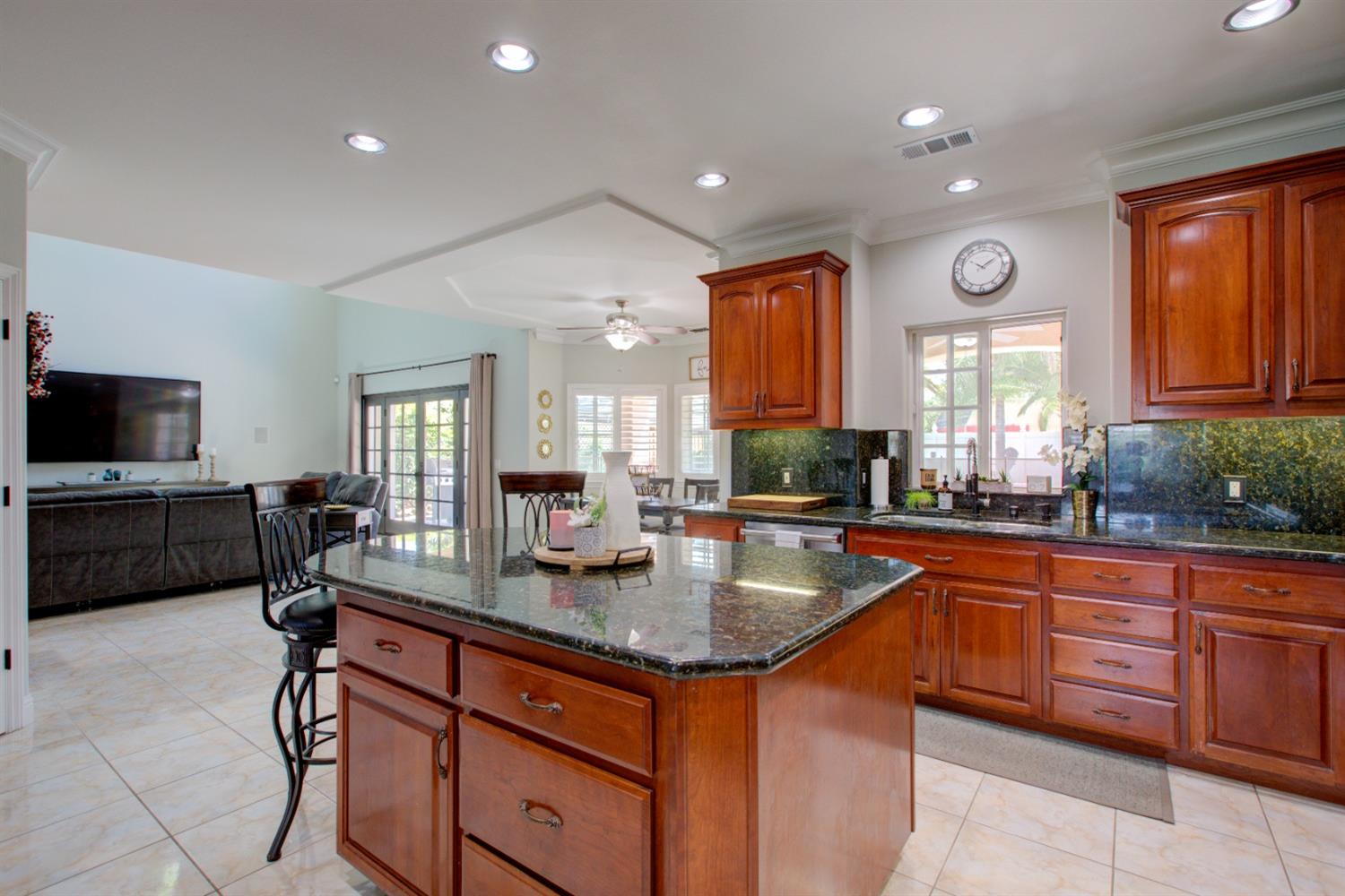 Detail Gallery Image 11 of 68 For 1378 S Mohler, Ripon,  CA 95366 - 4 Beds | 3 Baths