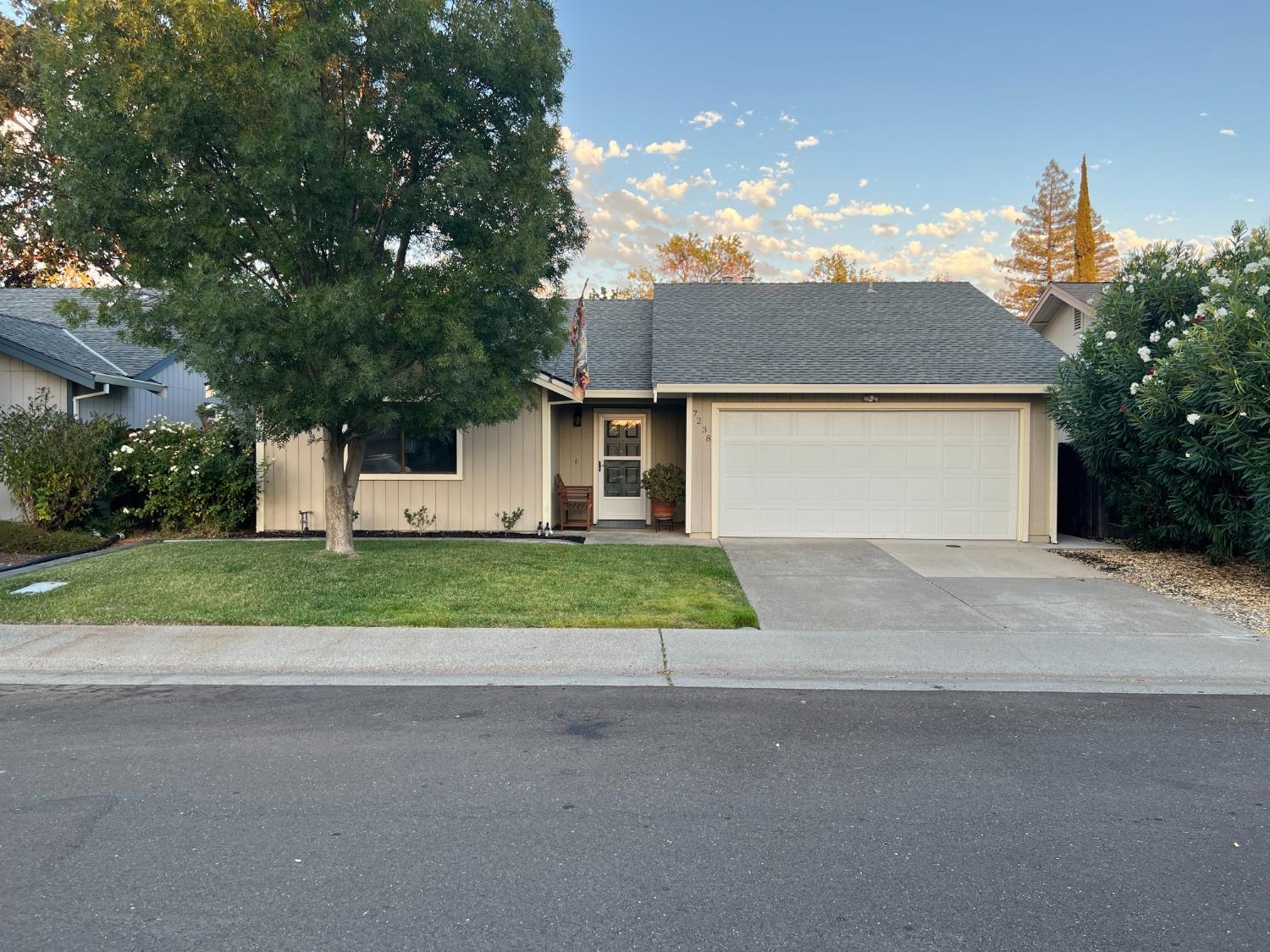 Photo of 7238 Amsterdam Ave in Citrus Heights, CA