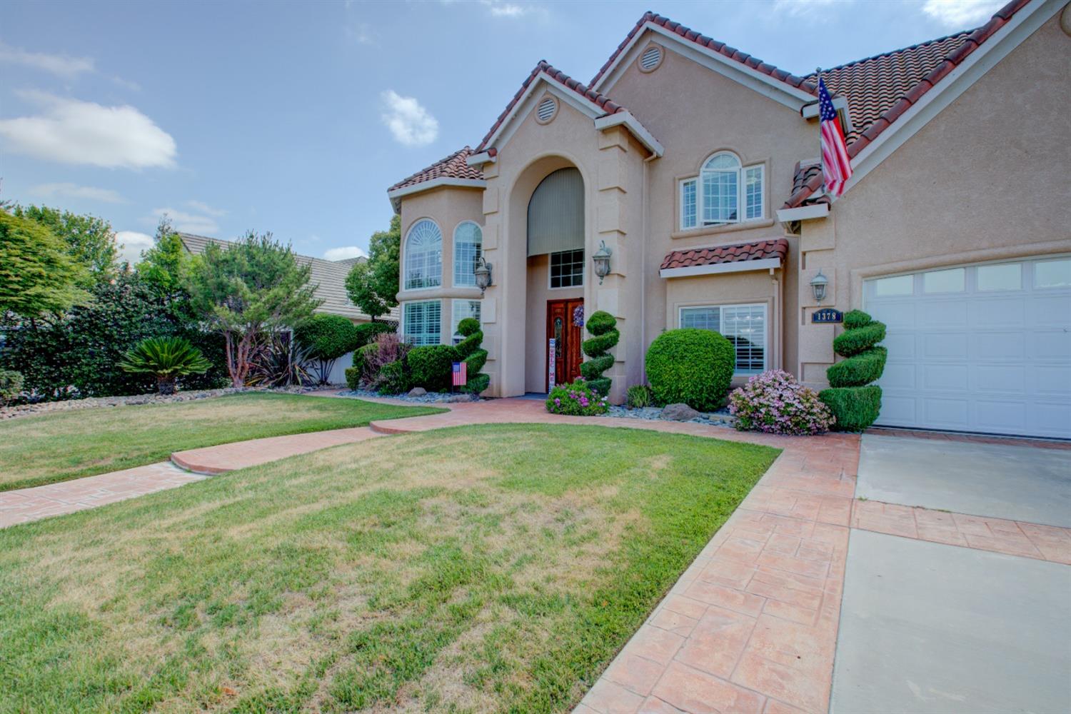 Detail Gallery Image 3 of 68 For 1378 S Mohler, Ripon,  CA 95366 - 4 Beds | 3 Baths
