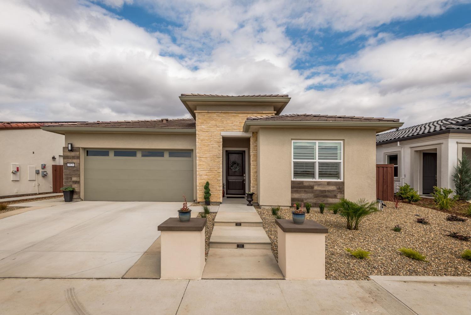 Photo of 3520 Deer Park Dr in Folsom, CA
