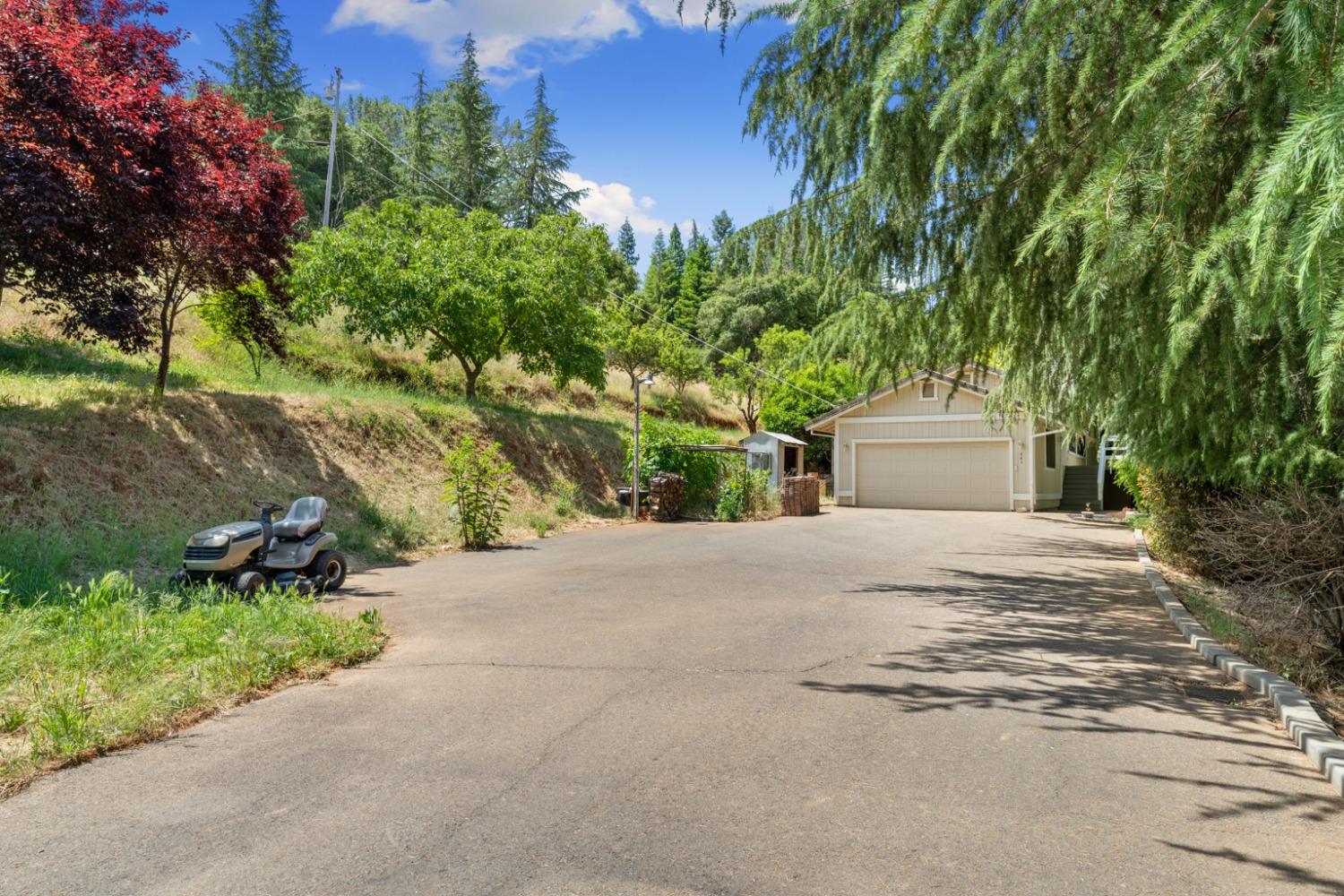 Photo of 441 Skyview Dr in Newcastle, CA