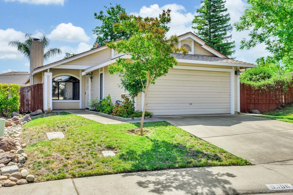 Photo of 8306 Kolbus Ct in Antelope, CA
