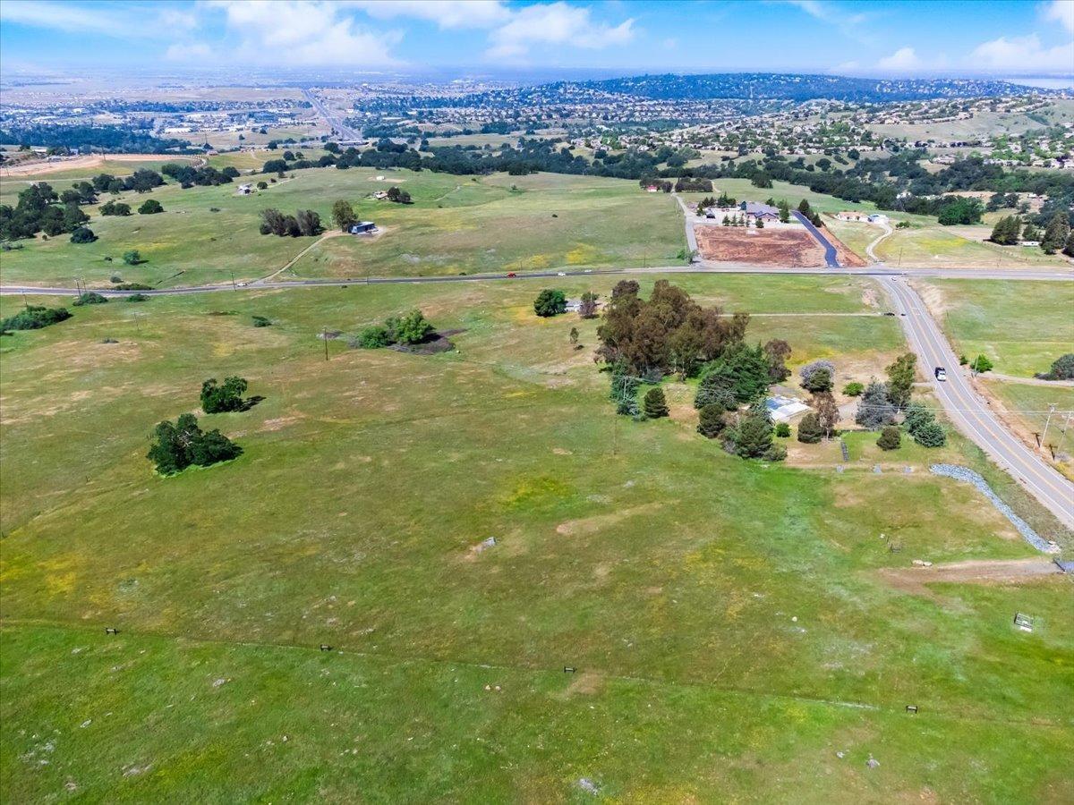 Photo of 3781 Bass Lake Rd in El Dorado Hills, CA