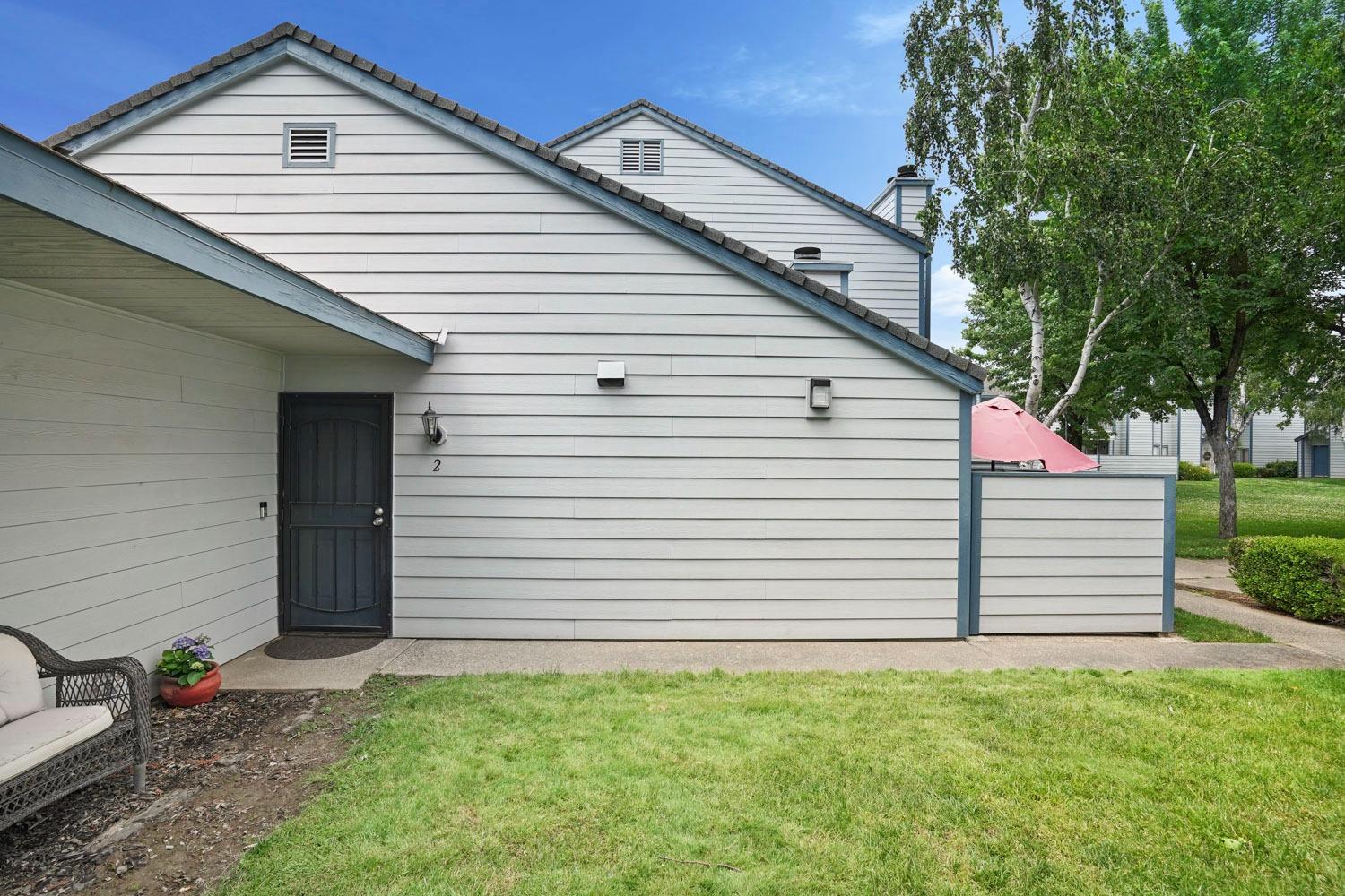Photo of 445 Almond Dr #2 in Lodi, CA
