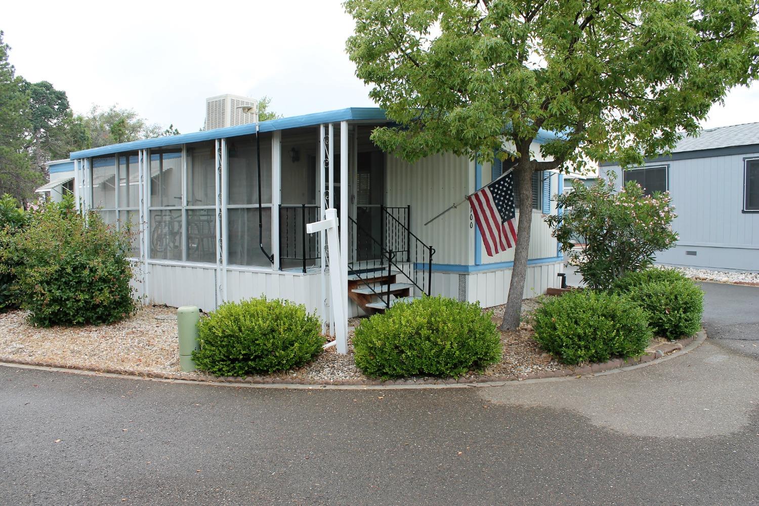 Photo of 100 Monterey Ln in Folsom, CA