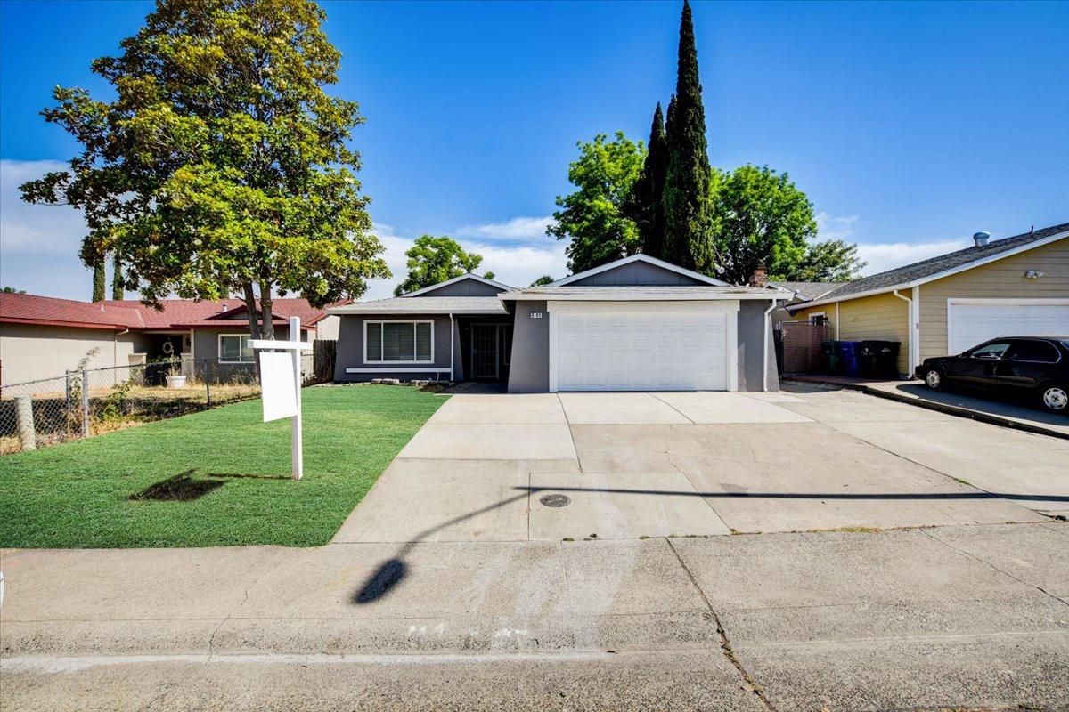 Photo of 4141 Birdwell Wy in North Highlands, CA