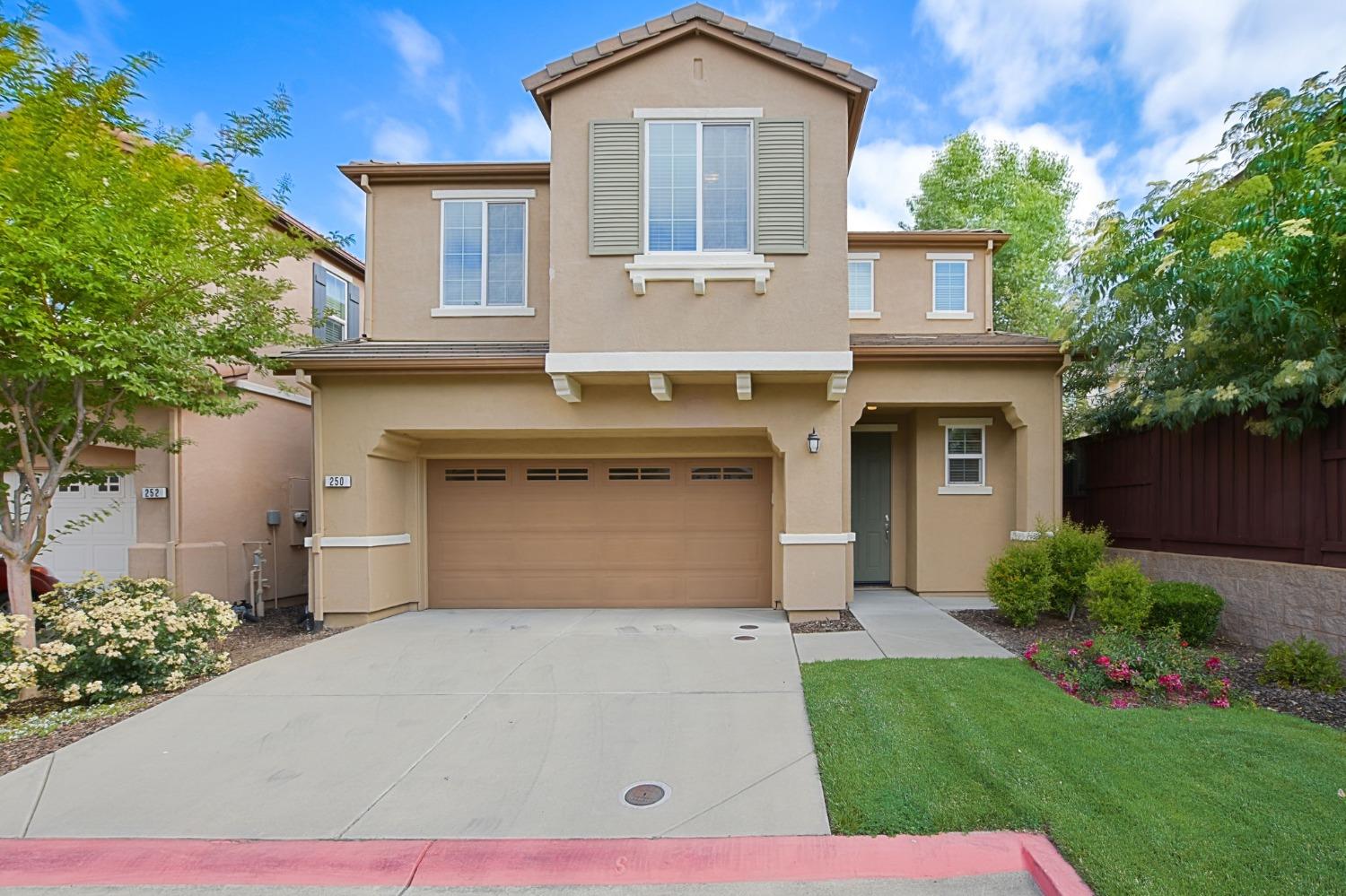 Photo of 250 Barnhill Dr in Folsom, CA