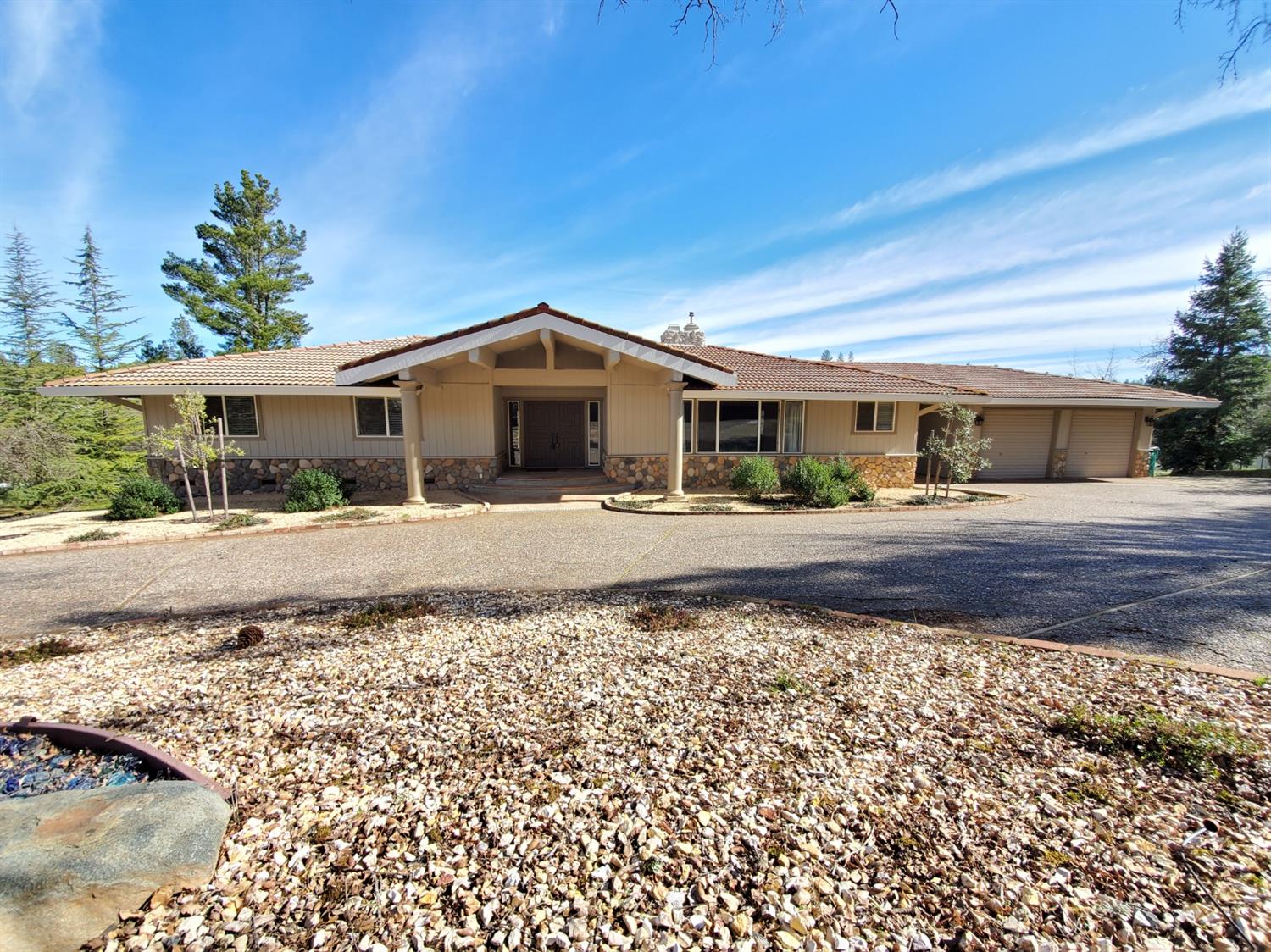 Photo of 3791 Greenstone Rd in Placerville, CA
