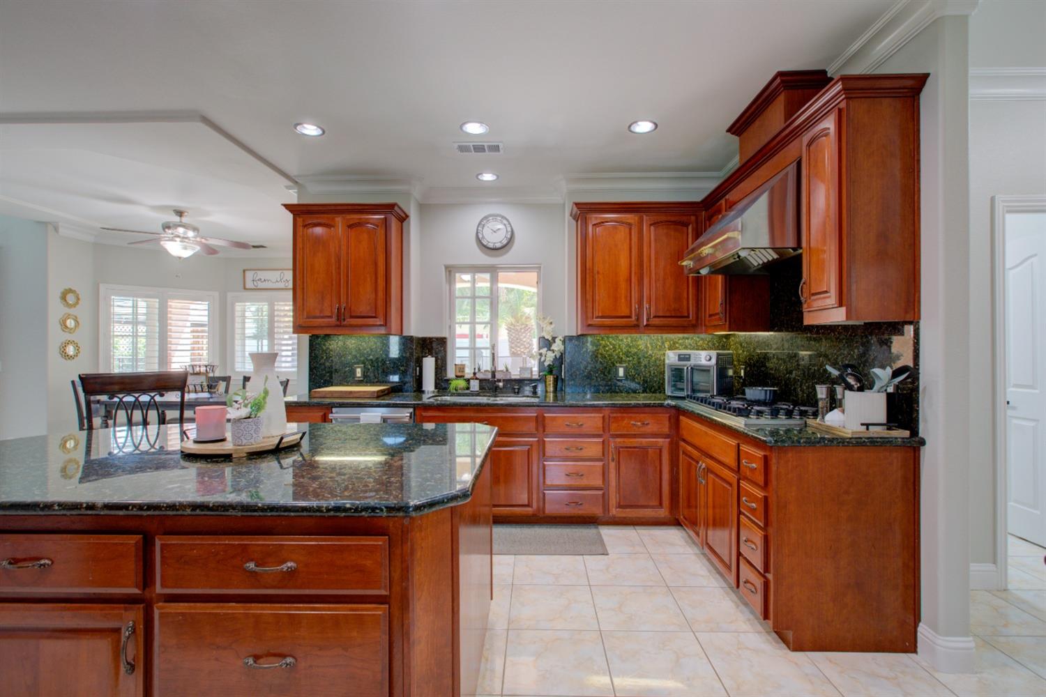Detail Gallery Image 12 of 68 For 1378 S Mohler, Ripon,  CA 95366 - 4 Beds | 3 Baths