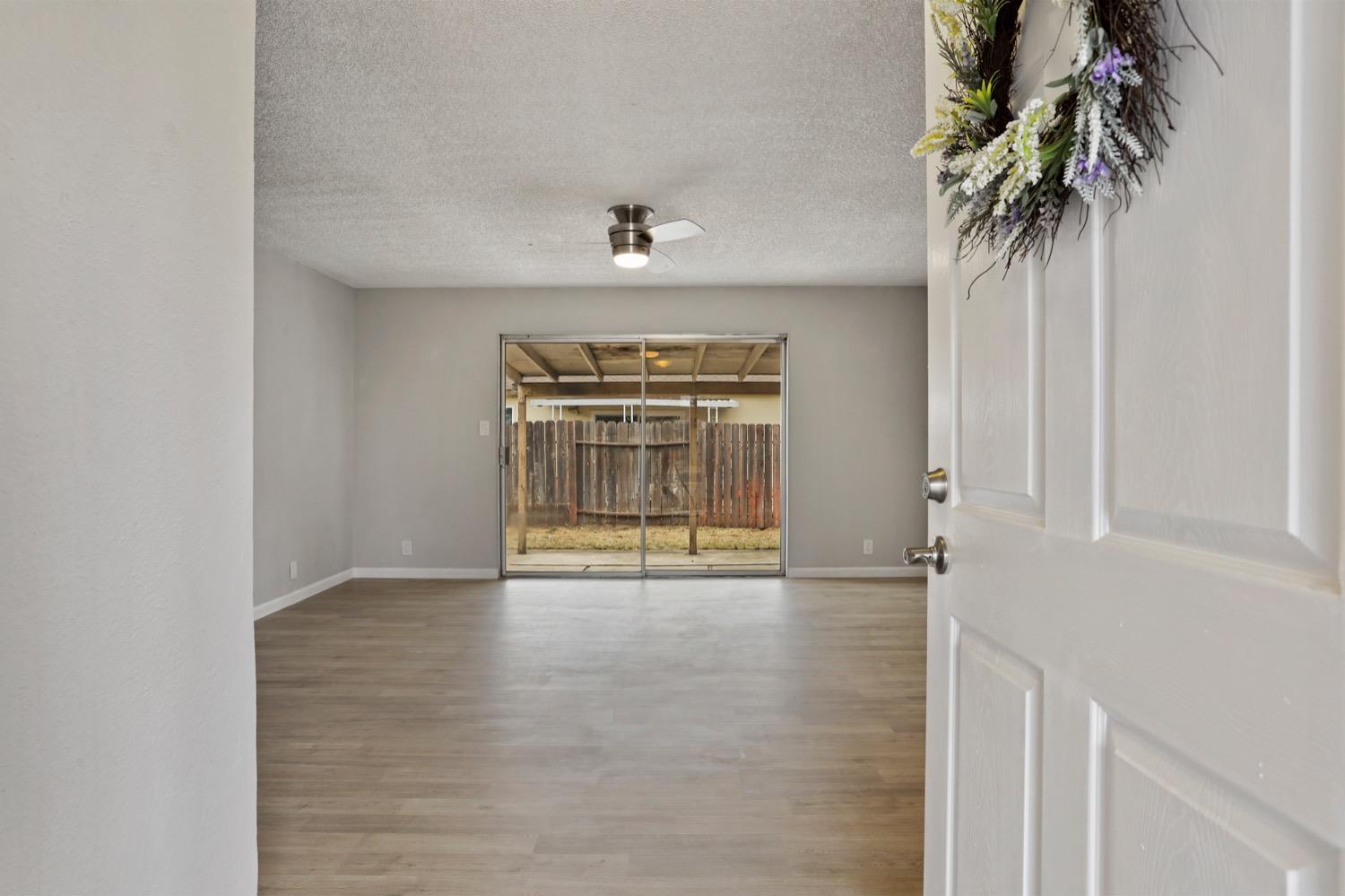 Detail Gallery Image 7 of 41 For 361 Marty Dr, Manteca,  CA 95336 - 3 Beds | 2 Baths