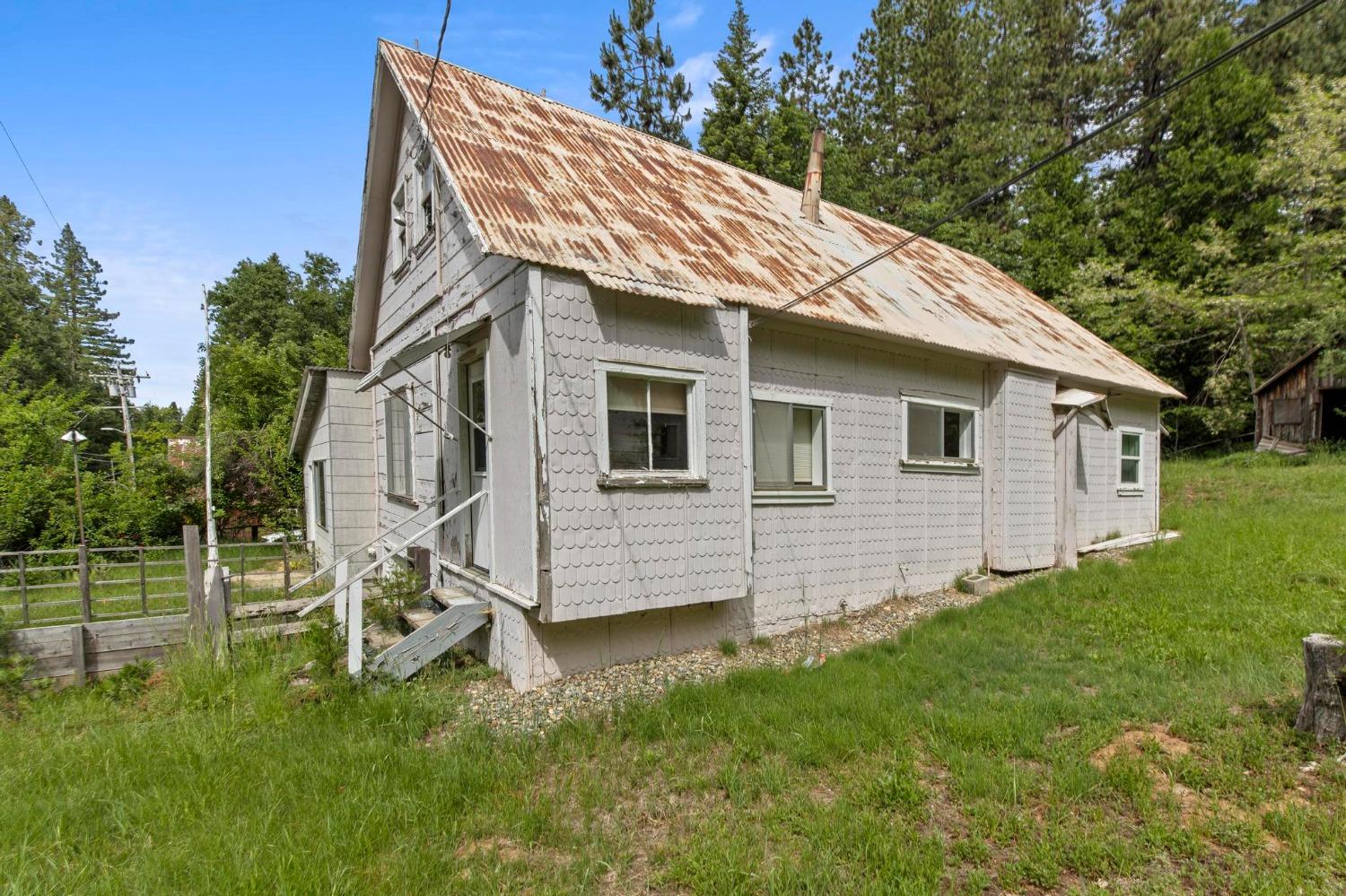 Quincy La Porte Road, Strawberry Valley, California image 5