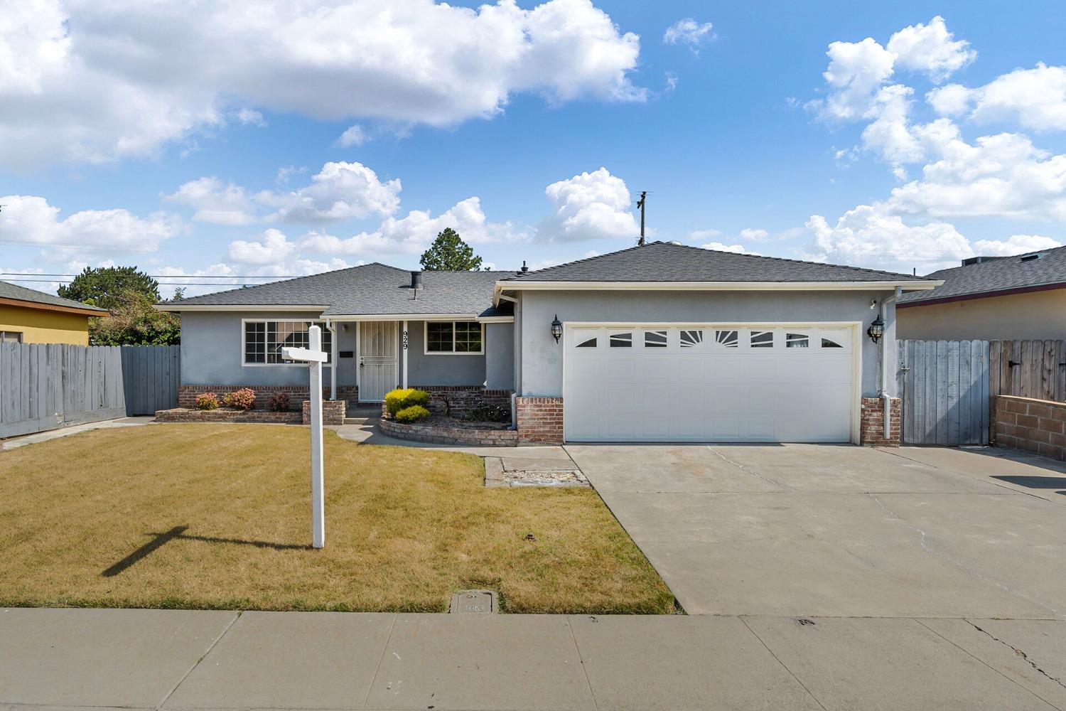Detail Gallery Image 1 of 1 For 929 Palomino St, Manteca,  CA 95336 - 3 Beds | 2 Baths