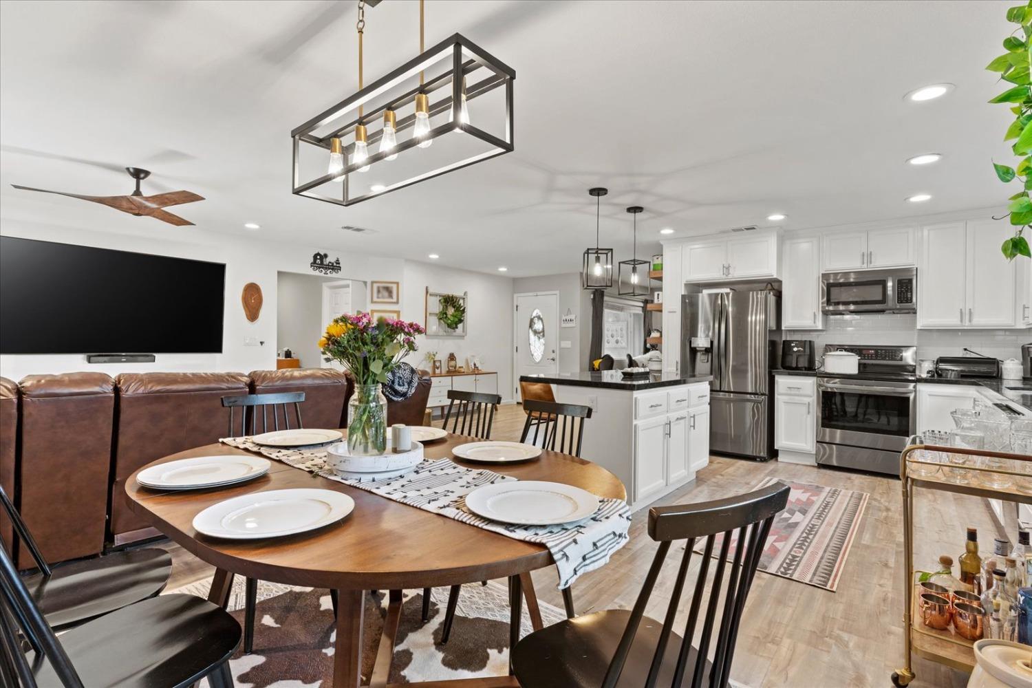 Detail Gallery Image 17 of 61 For 10116 E Eight Mile Rd, Stockton,  CA 95212 - 3 Beds | 2 Baths