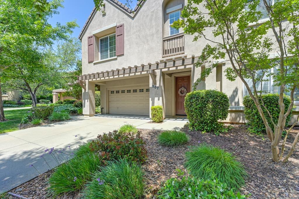 Photo of 207 Tarquina Ct in El Dorado Hills, CA
