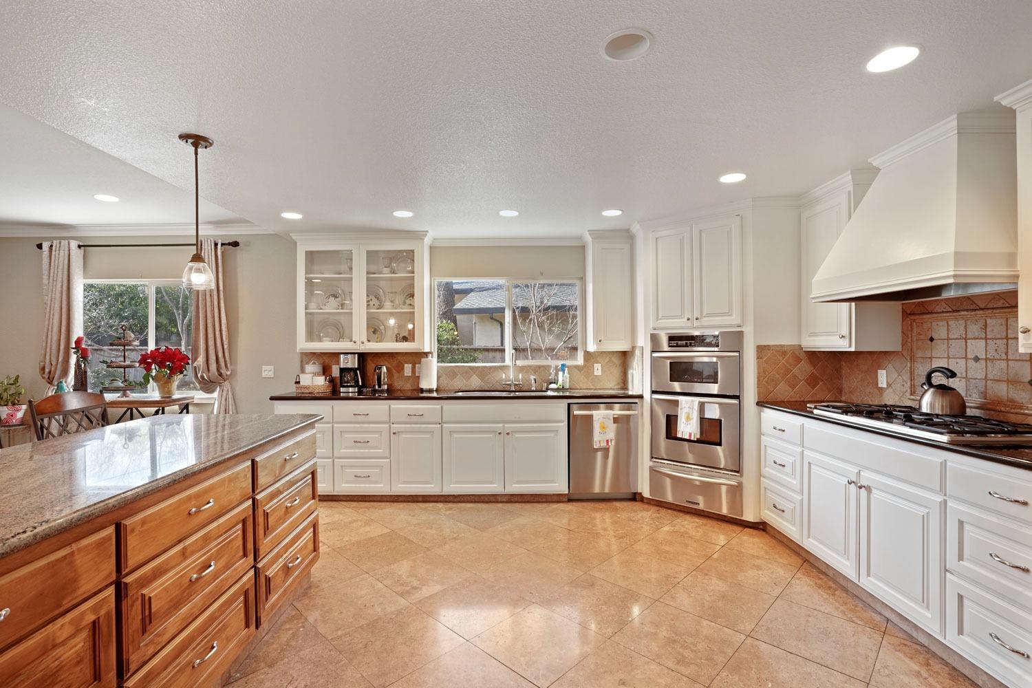 Detail Gallery Image 10 of 46 For 7720 Parkwoods Dr, Stockton,  CA 95207 - 3 Beds | 2/1 Baths