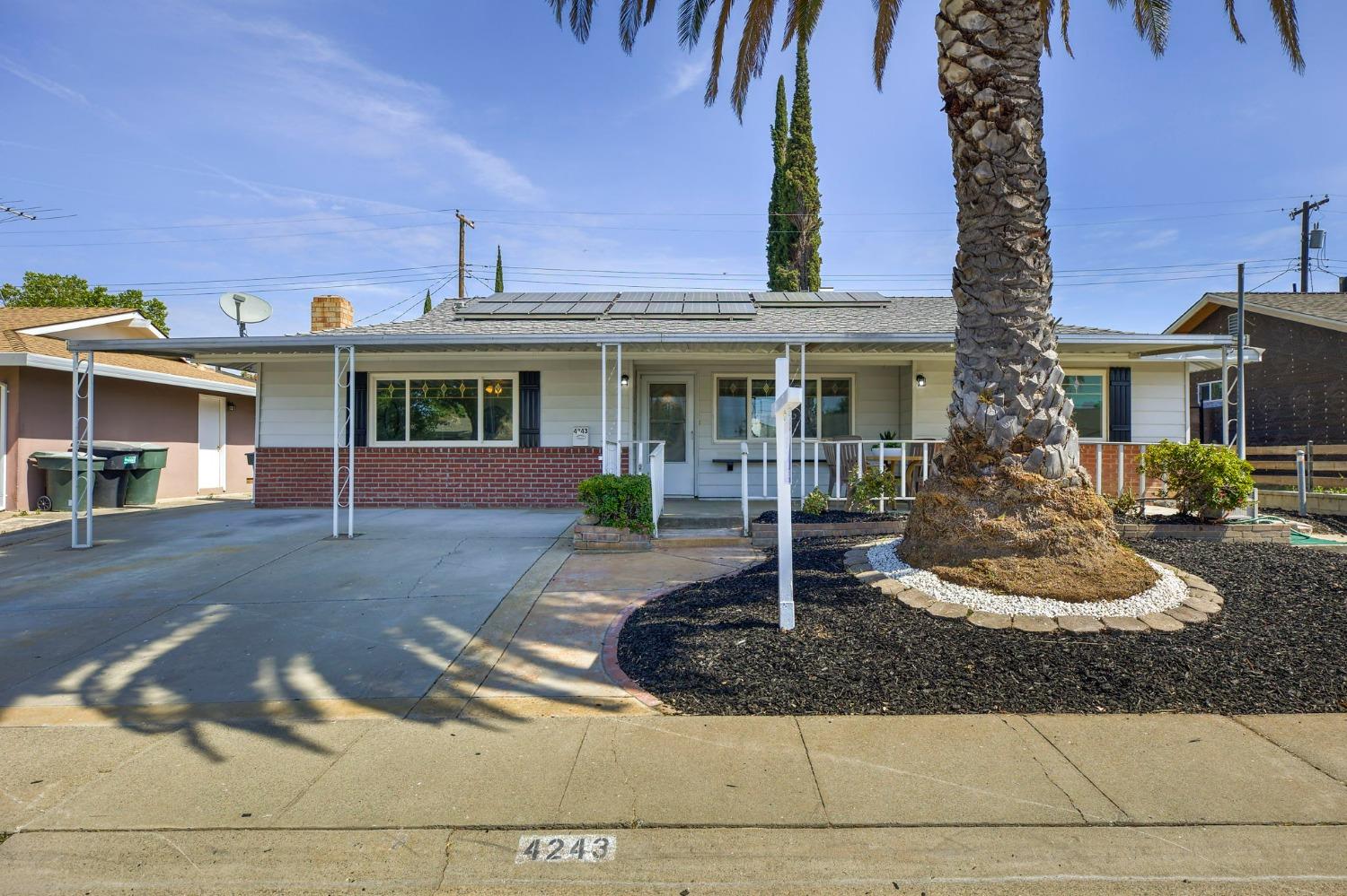 Photo of 4243 Sloan Dr in North Highlands, CA