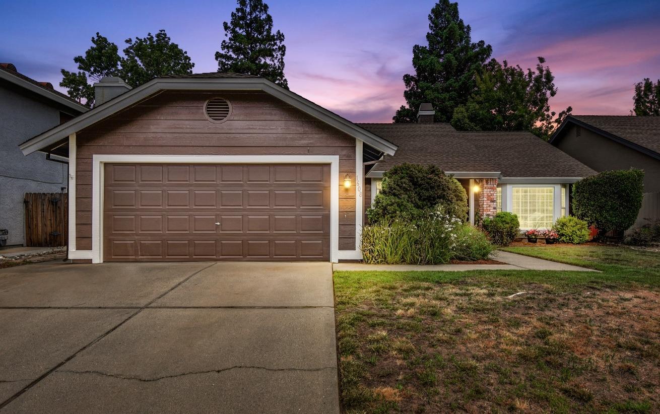 Photo of 1608 Revere Dr in Roseville, CA