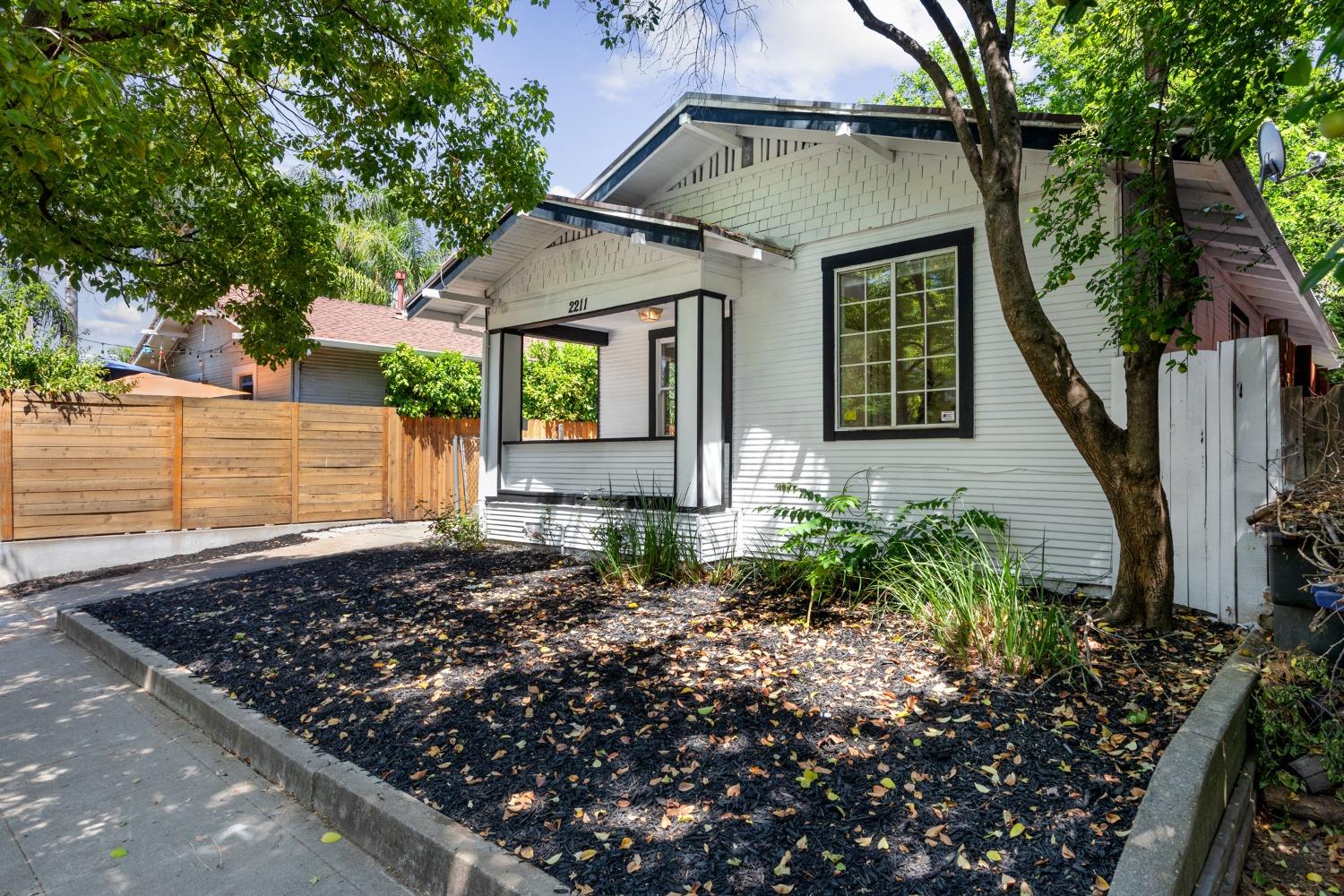 Photo of 2211 33rd St in Sacramento, CA