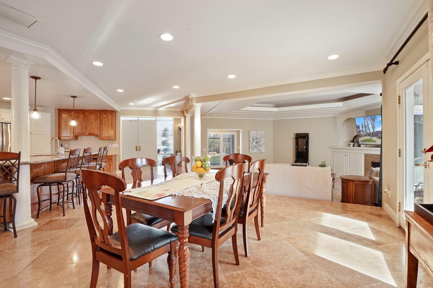 Detail Gallery Image 6 of 46 For 7720 Parkwoods Dr, Stockton,  CA 95207 - 3 Beds | 2/1 Baths