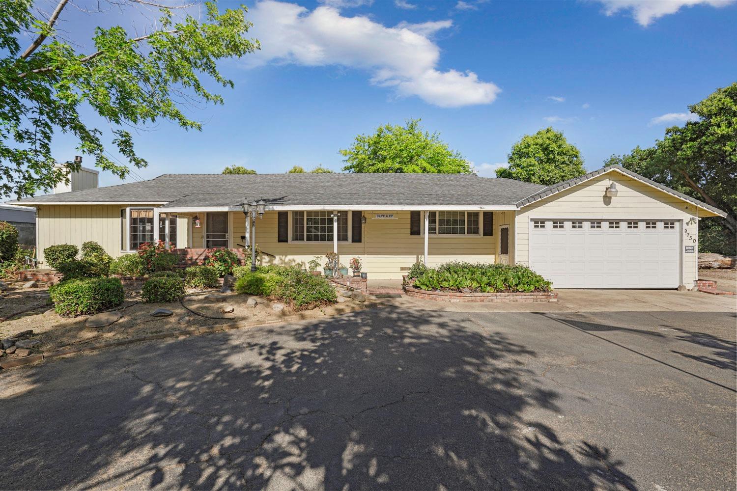 Photo of 9750 Waterman Rd in Elk Grove, CA