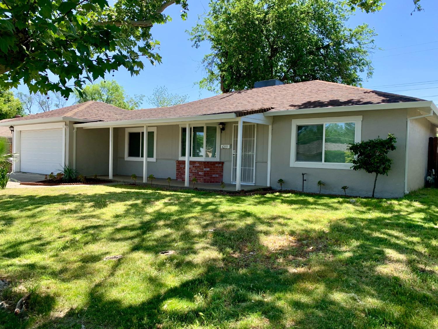 Photo of 6213 Elinora Wy in North Highlands, CA