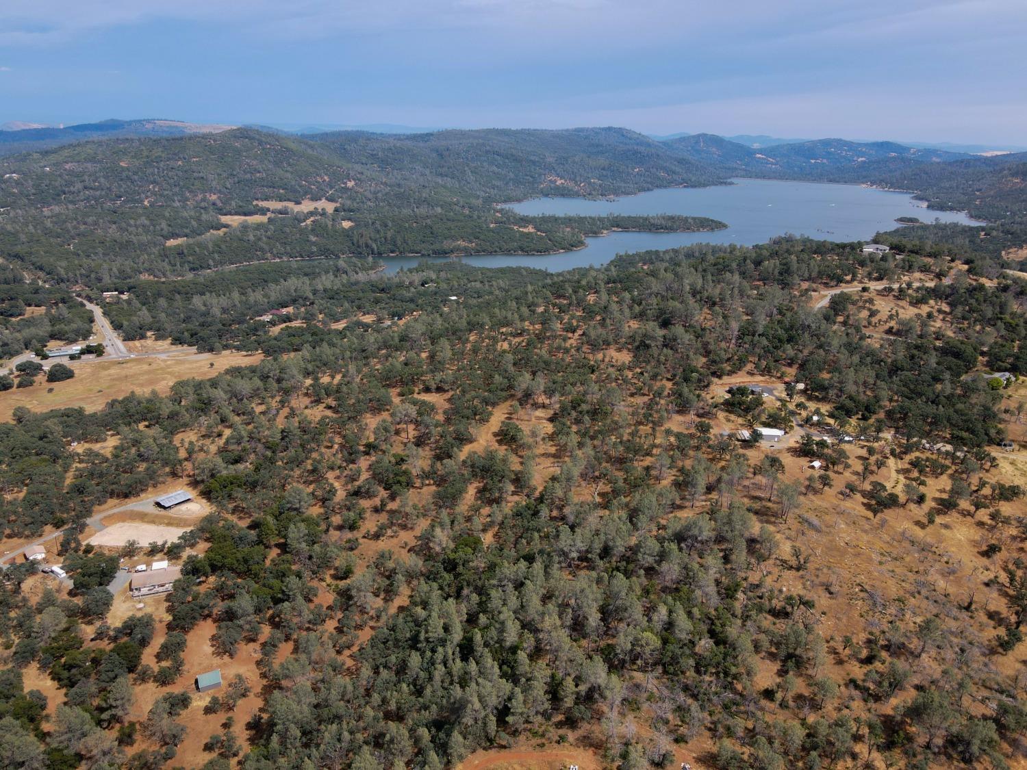 Photo of 13978 Cascade Wy in Browns Valley, CA