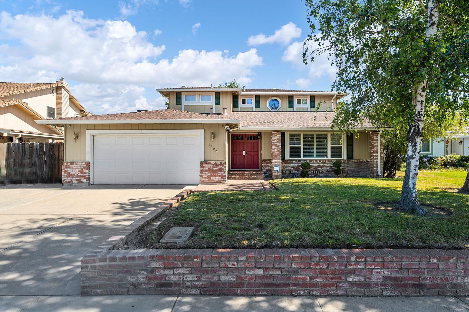 Detail Gallery Image 1 of 1 For 1825 Chaparral Way, Stockton,  CA 95209 - 4 Beds | 2/1 Baths