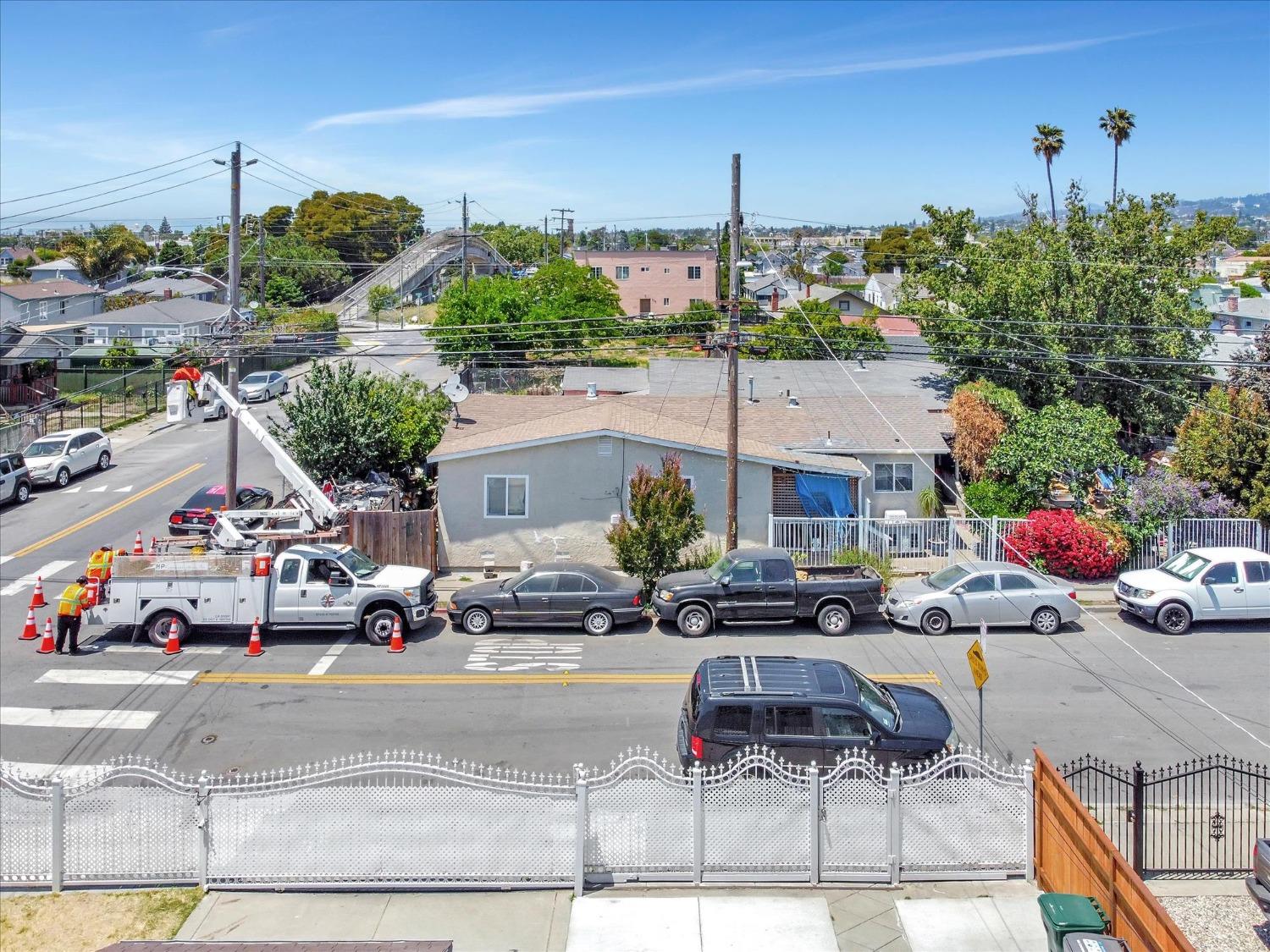 Photo of 1101 76th Ave in Oakland, CA