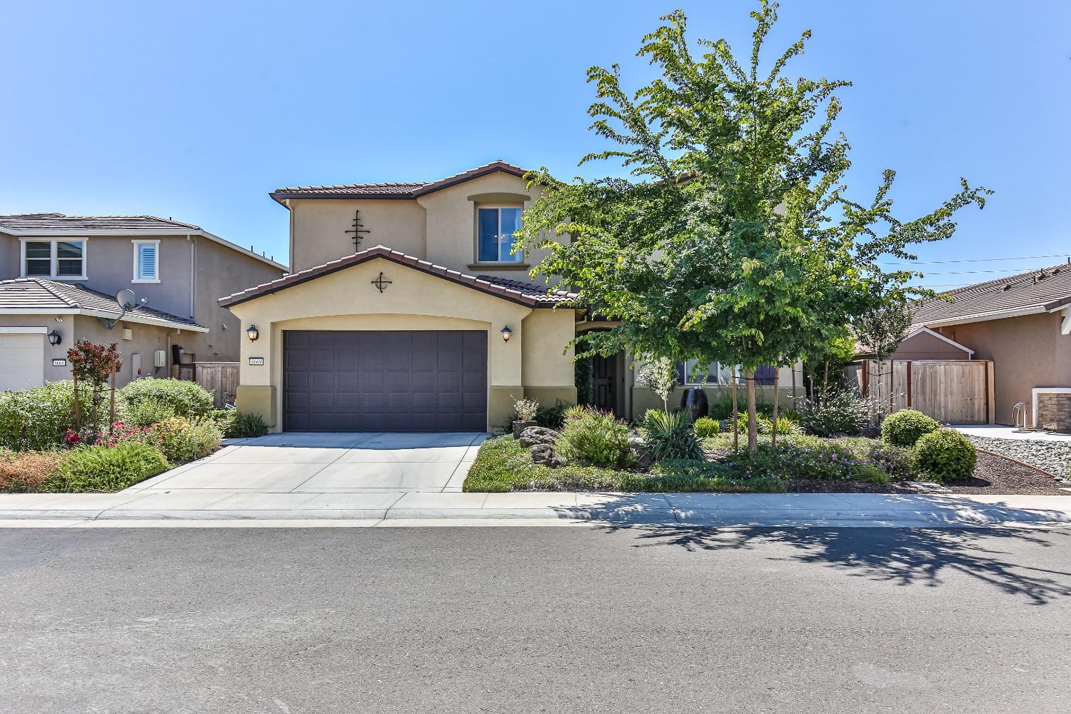Photo of 9669 Tangelo Cir in Elk Grove, CA