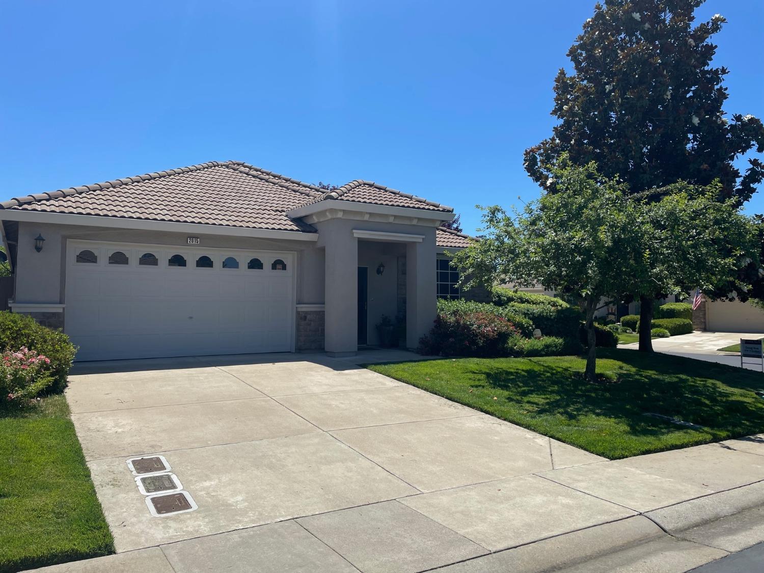 Photo of 2015 Ranch Bluff Wy in El Dorado Hills, CA