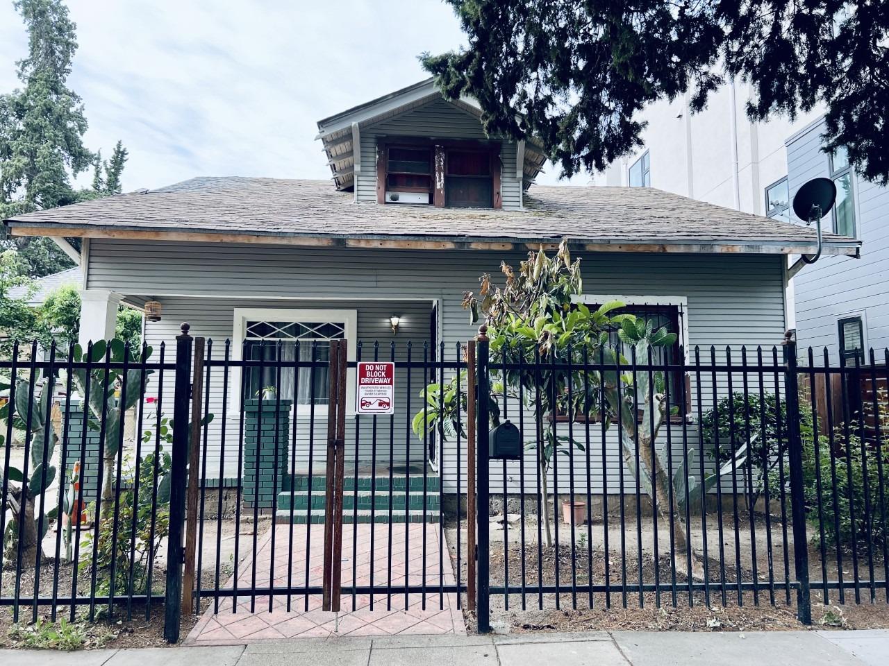 Photo of 1826 X St in Sacramento, CA
