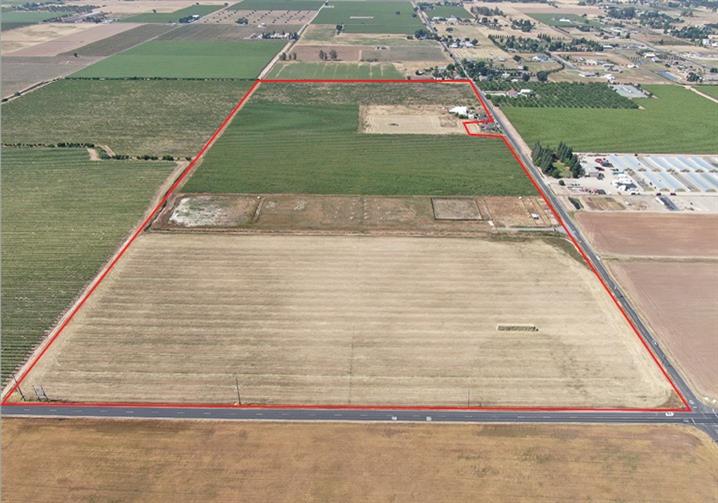 Photo of 23031 N Bruella Rd in Acampo, CA
