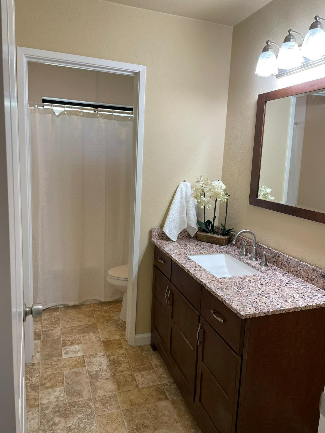 Photo #17: 223053756 Listing: Photo #17