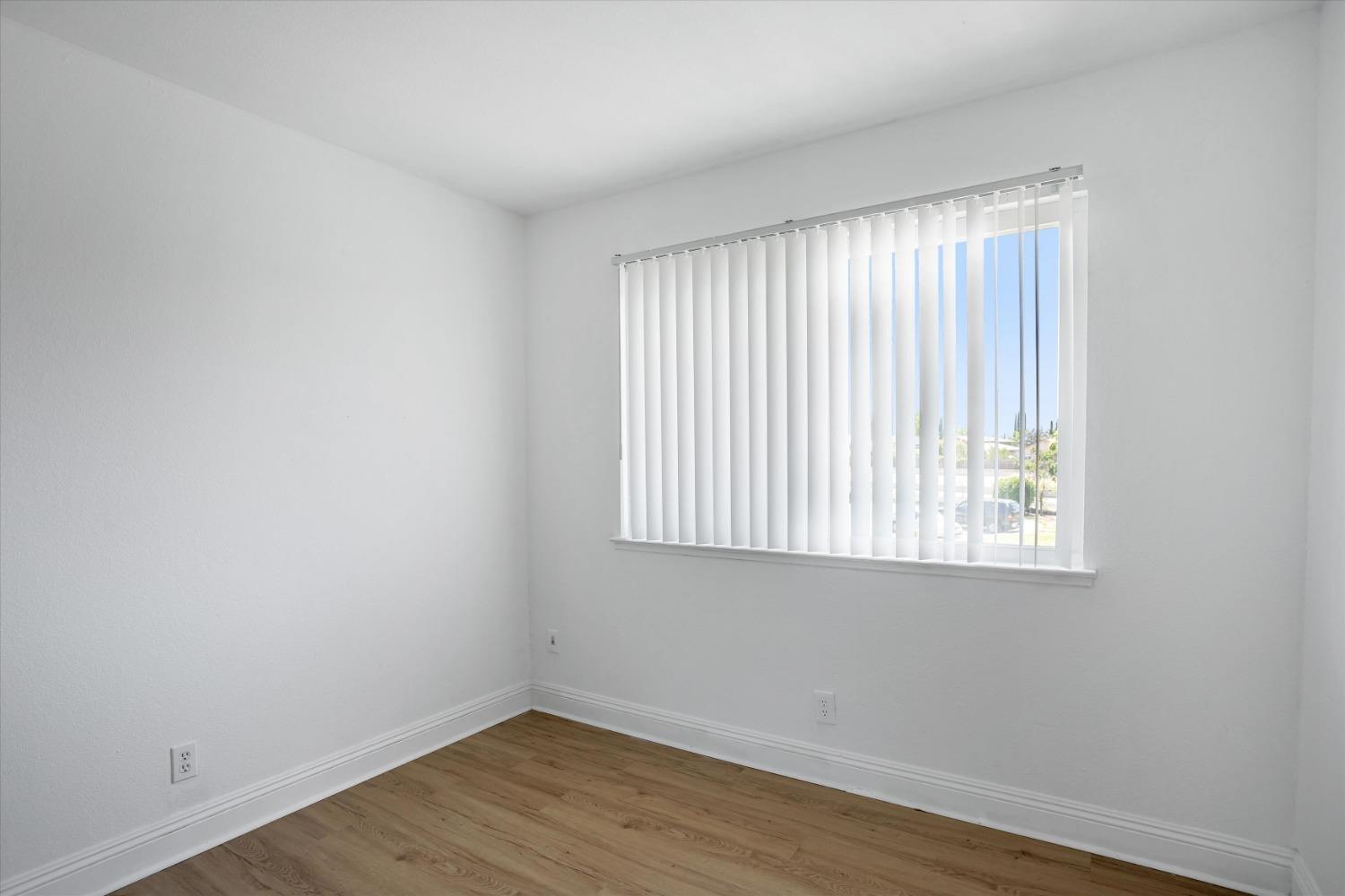 Photo #13: 223060944 Listing: Photo #13