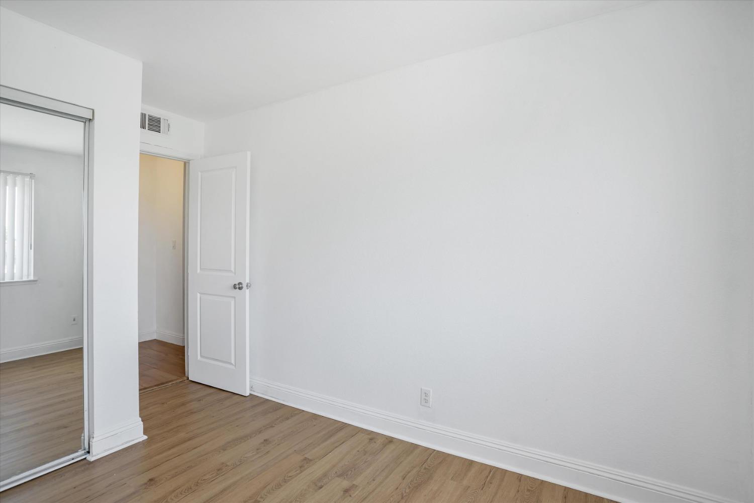Photo #14: 223060944 Listing: Photo #14