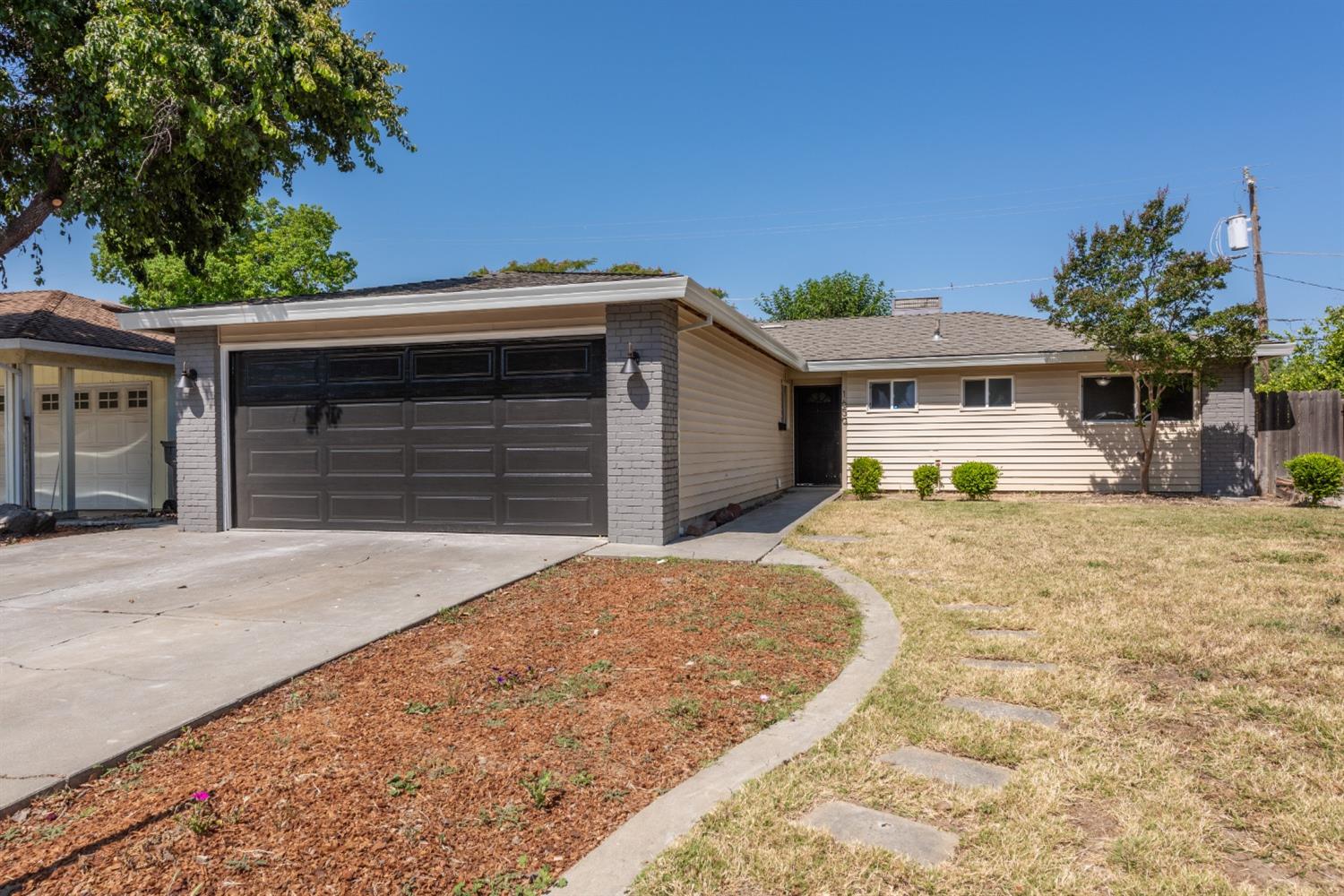 Detail Gallery Image 1 of 1 For 1650 Coloma Way, Woodland,  CA 95695 - 3 Beds | 2 Baths