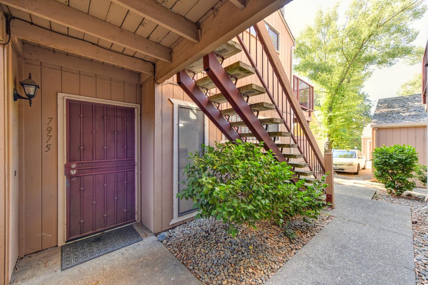 Photo of 7975 Arcade Lake Ln in Citrus Heights, CA