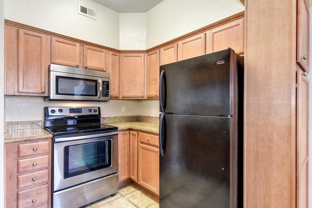 Photo #13: 223061552 Listing: Photo #13
