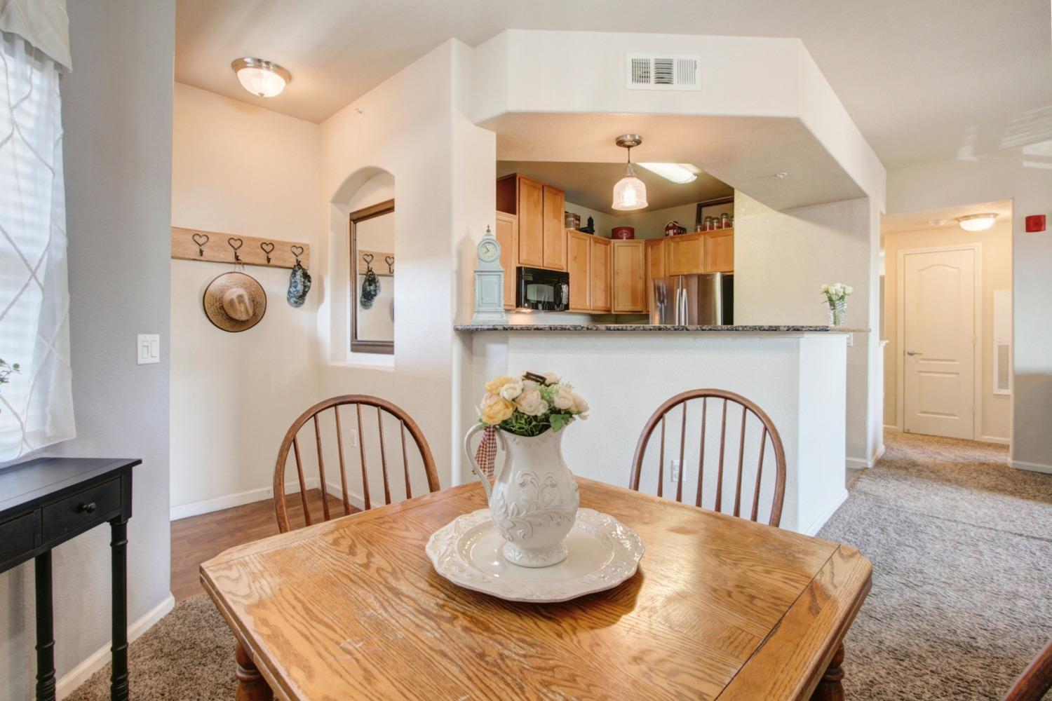Photo #2: 223061855 Listing 
