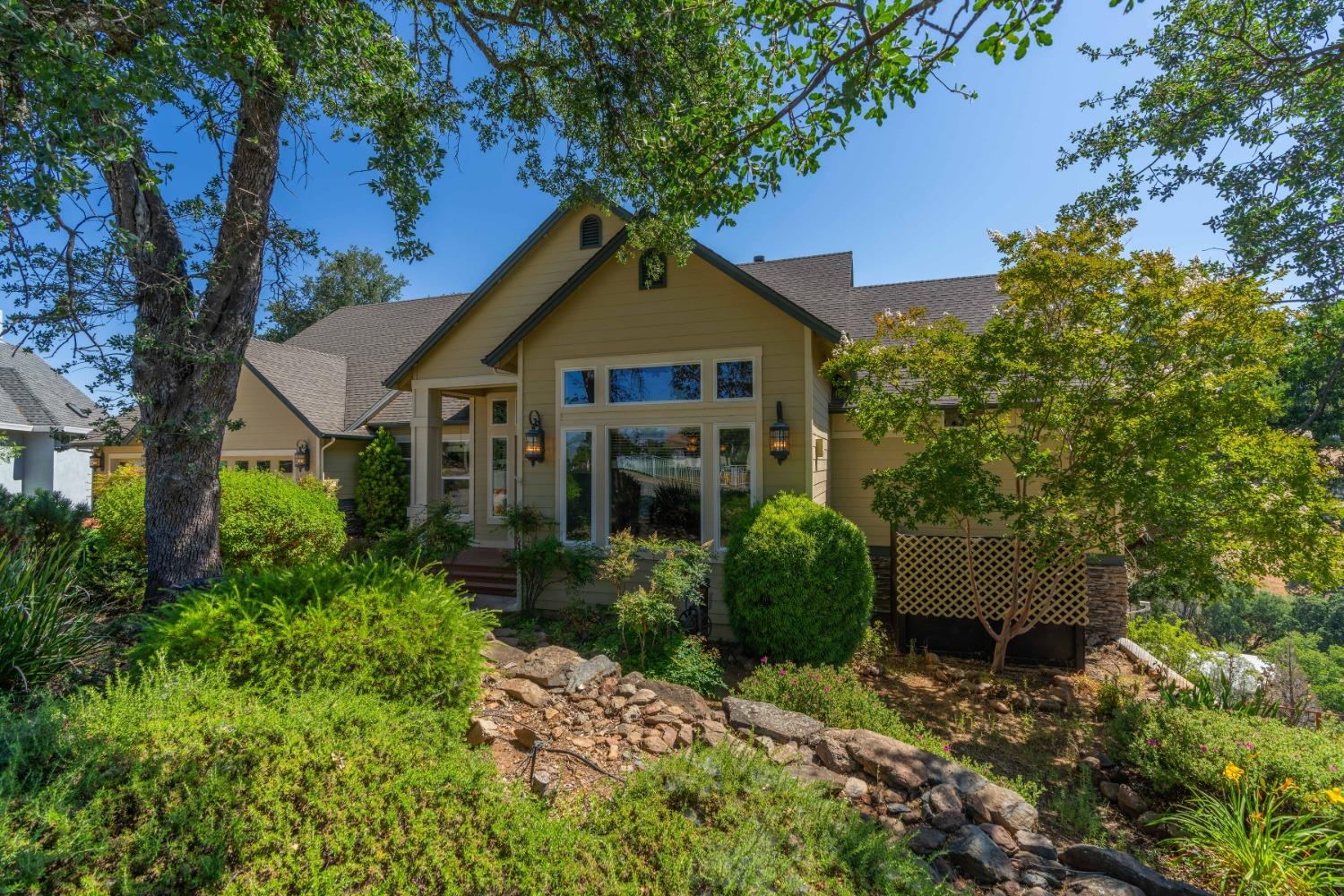 Photo of 288 California Dr in Sutter Creek, CA