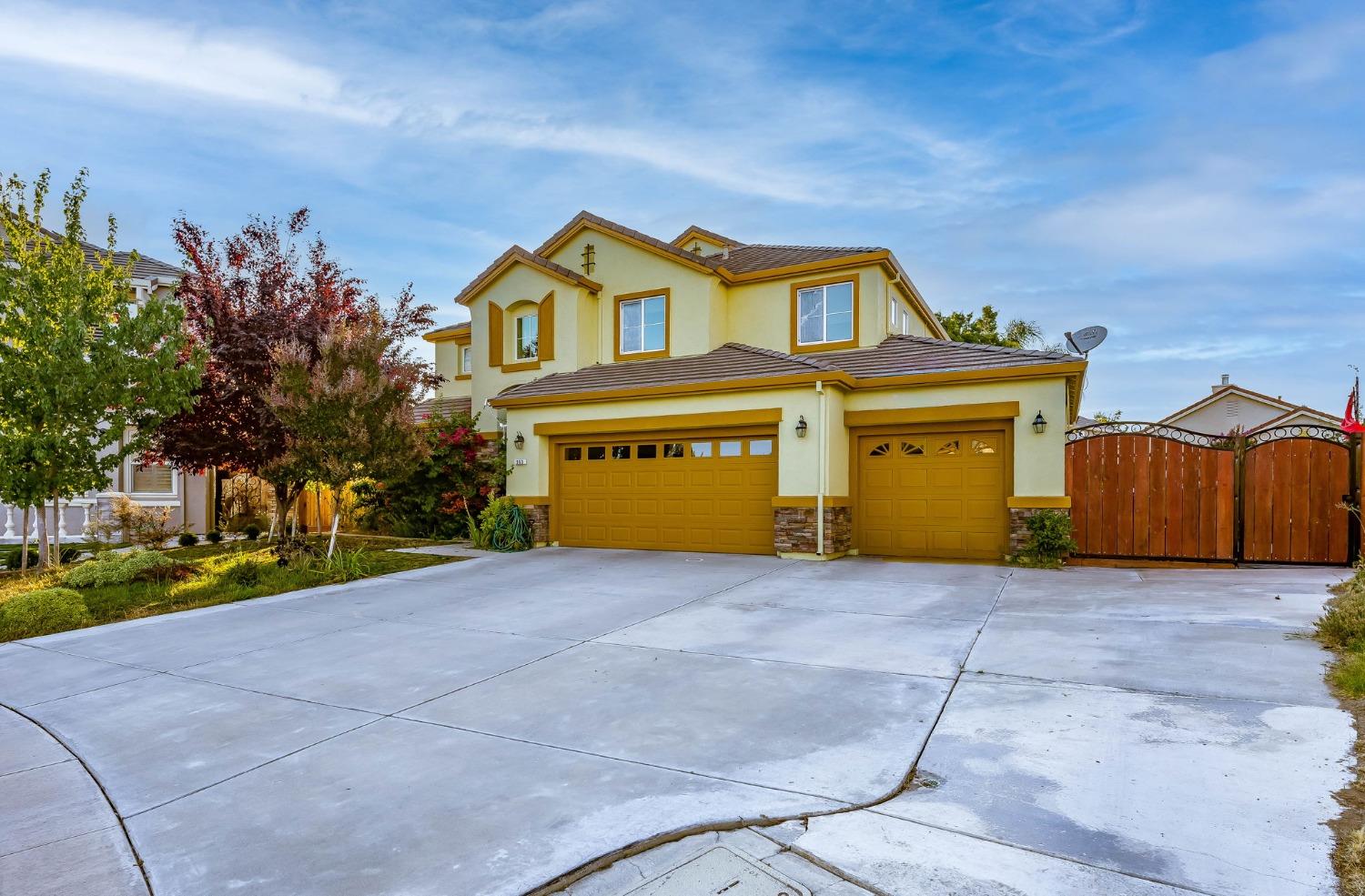 Detail Gallery Image 1 of 1 For 963 Athens Ct, Manteca,  CA 95337 - 5 Beds | 3/1 Baths