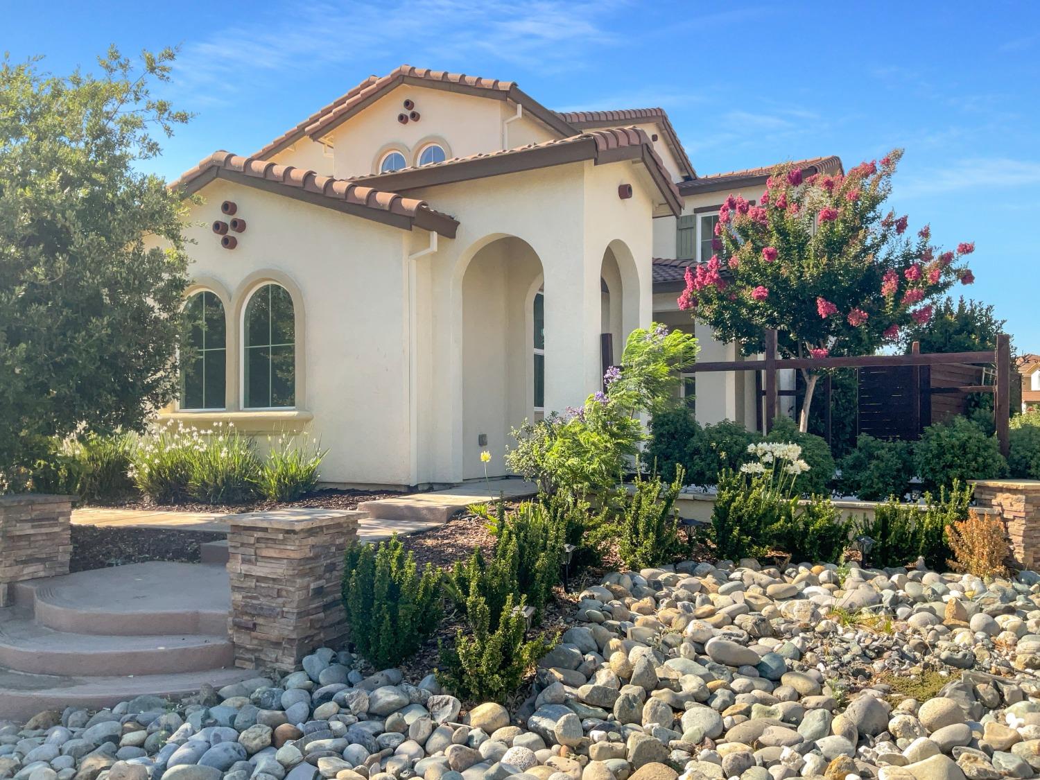 Photo of 8357 Largo Wy in Elk Grove, CA