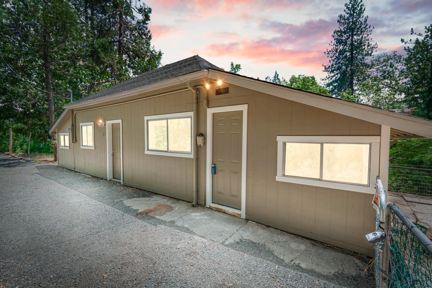 Photo of 130-134 Quinns Ln in Colfax, CA