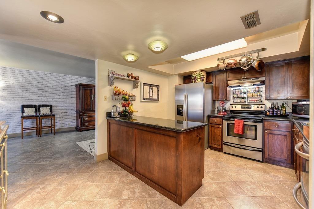 Photo #11: 223062847 Listing 