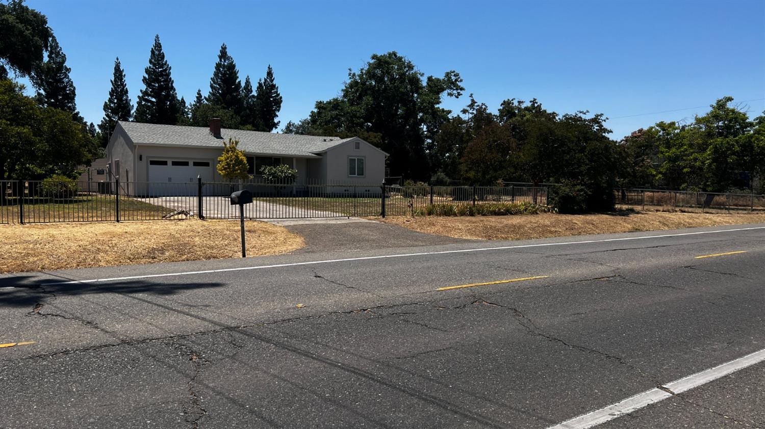Photo of 4804 Cypress Ave in Carmichael, CA