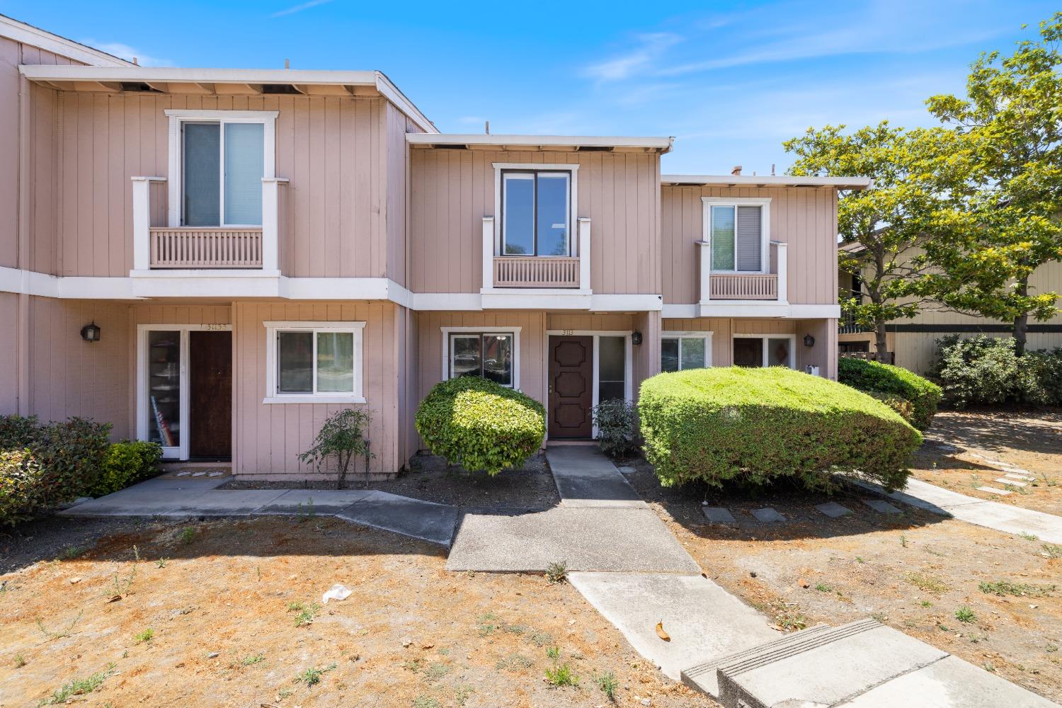 Photo of 31131 Alvarado Niles Rd in Union City, CA