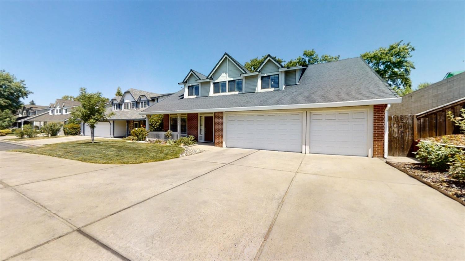 Photo of 2541 Winsford Ln in Carmichael, CA