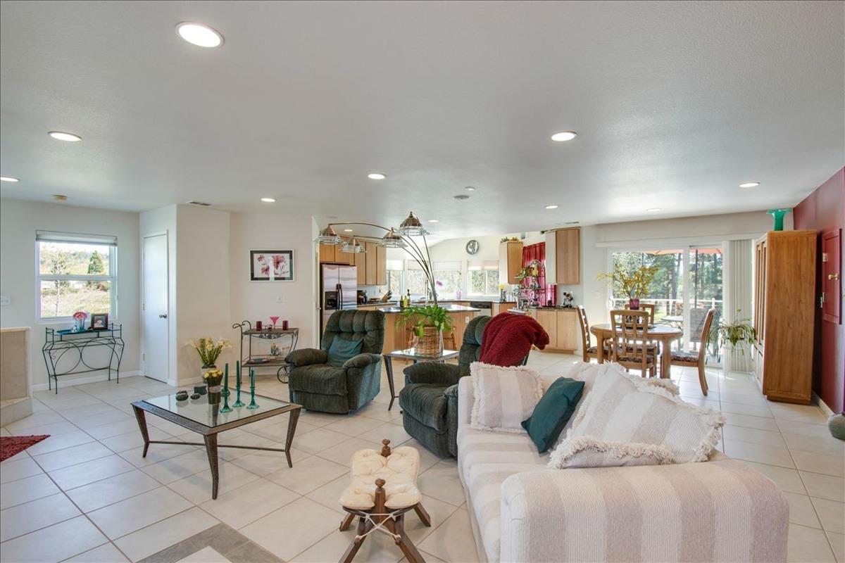 Apple Vista Lane, Camino, California image 27