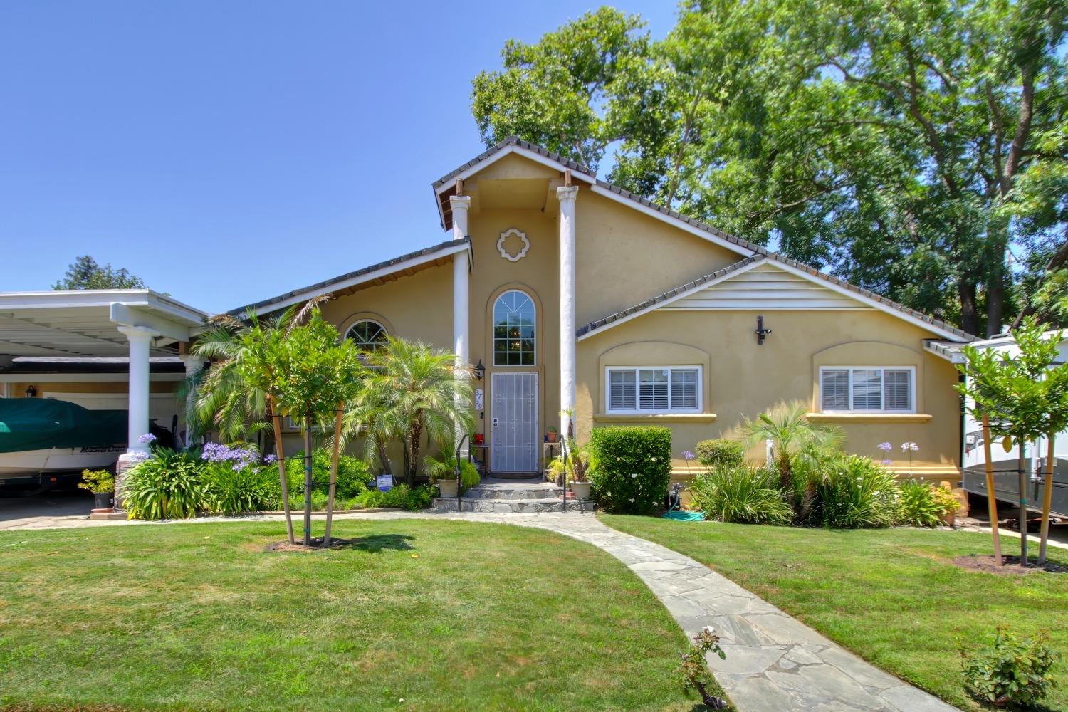 Photo of 3739 Orangerie Wy in Carmichael, CA