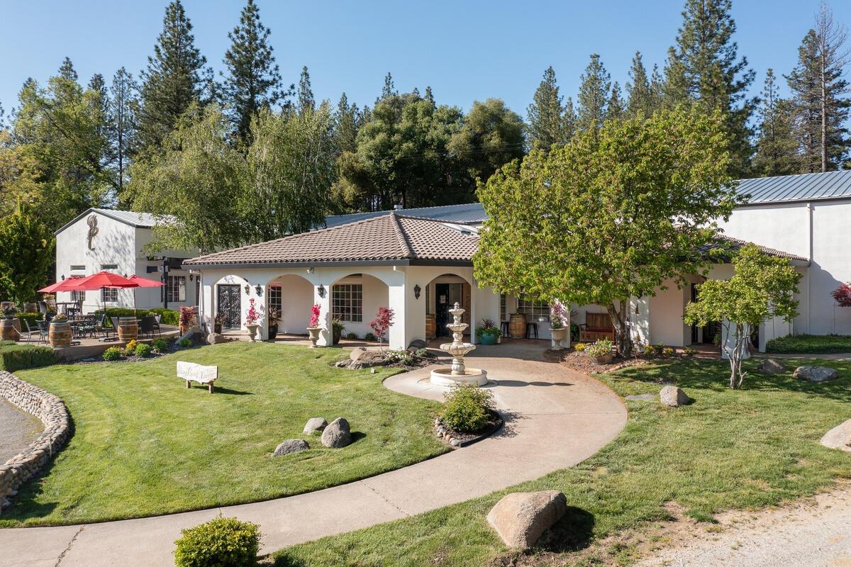 Photo of 7400 Perry Creek Rd in Somerset, CA